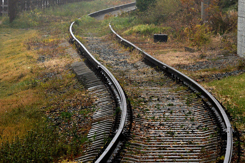 Какова ширина железнодорожной колеи. Колея железной дороги. Российская колея железной дороги. Ширококолейная железная дорога. Европейская колея.