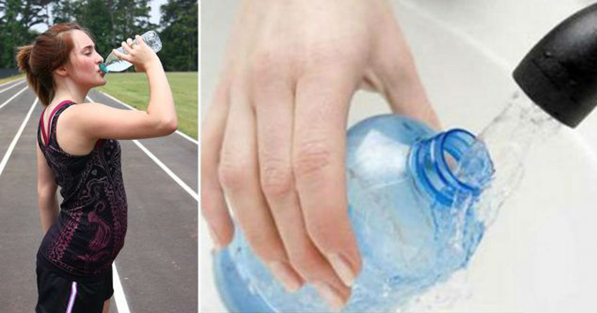 Соседская вода. Бутылка наливает. Мытье пластиковых бутылок. Наполнение бутылок водой. Налить воду в бутылку.