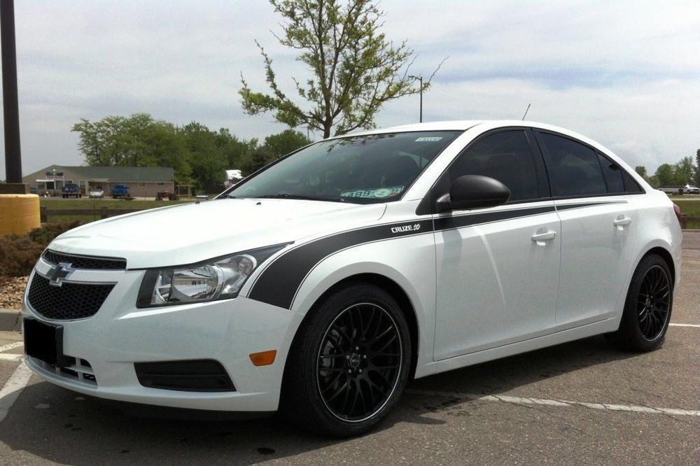 Тюнинг шевроле круз. Chevy Cruze 2013 Tuning. Chevrolet Cruze Custom. Шевроле Круз 2013 Tuning White. Шевроле Круз хэтчбек 2013 Tuning White.