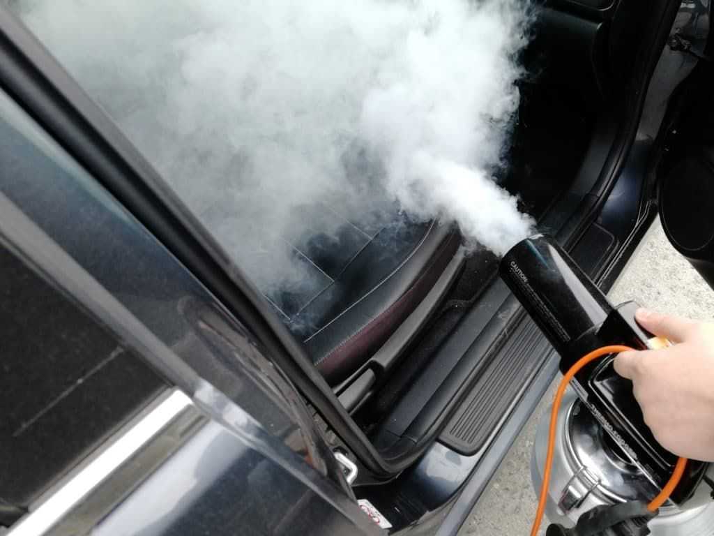 Воняет в машине. Дезинфекция автомобиля. Обработка салона автомобиля. Дымогенератор для чистки салона автомобиля. Запах в машине.