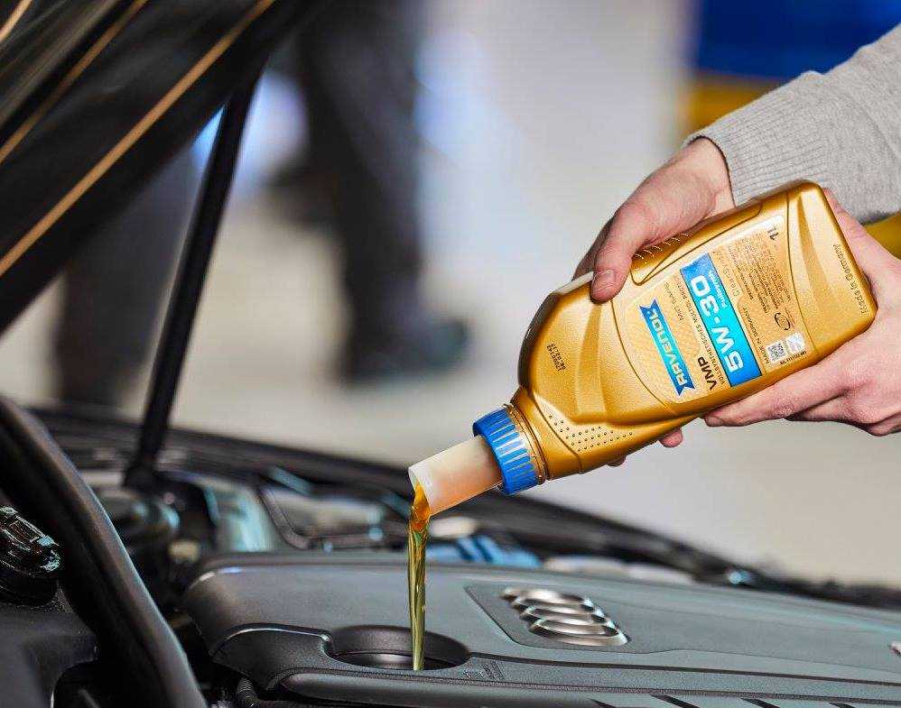 Какое масло в автокран. Oil Ravenol. Ravenol 5w. Ravenol масло моторное. Равенол Руссланд.