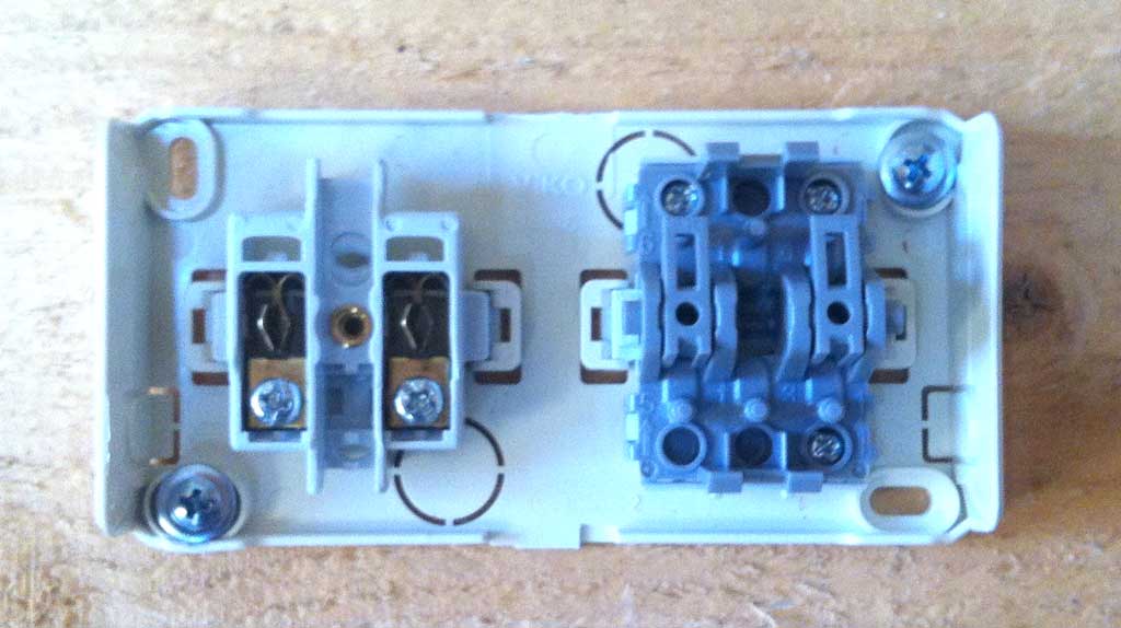 Подключение розетки с выключателем в одном корпусе