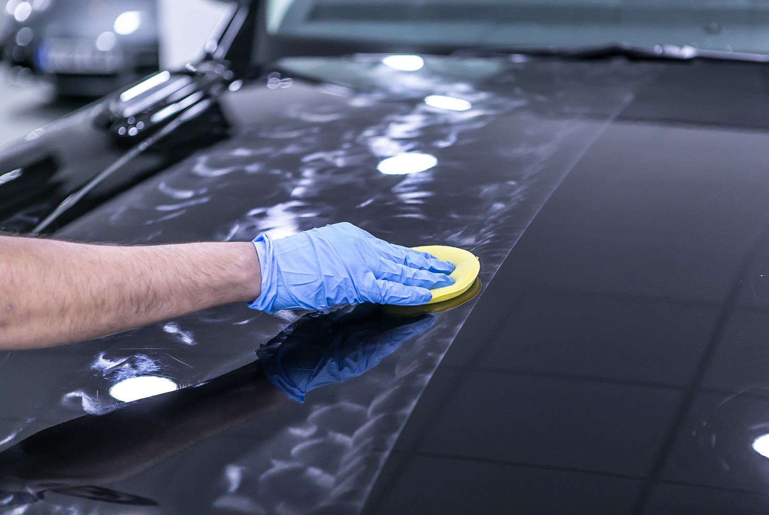Лакокрасочное покрытие это. Защитные покрытия для автомобиля. Керамическое покрытие кузова. Защитное покрытие кузова автомобиля. Покрытие автомобиля керамикой.