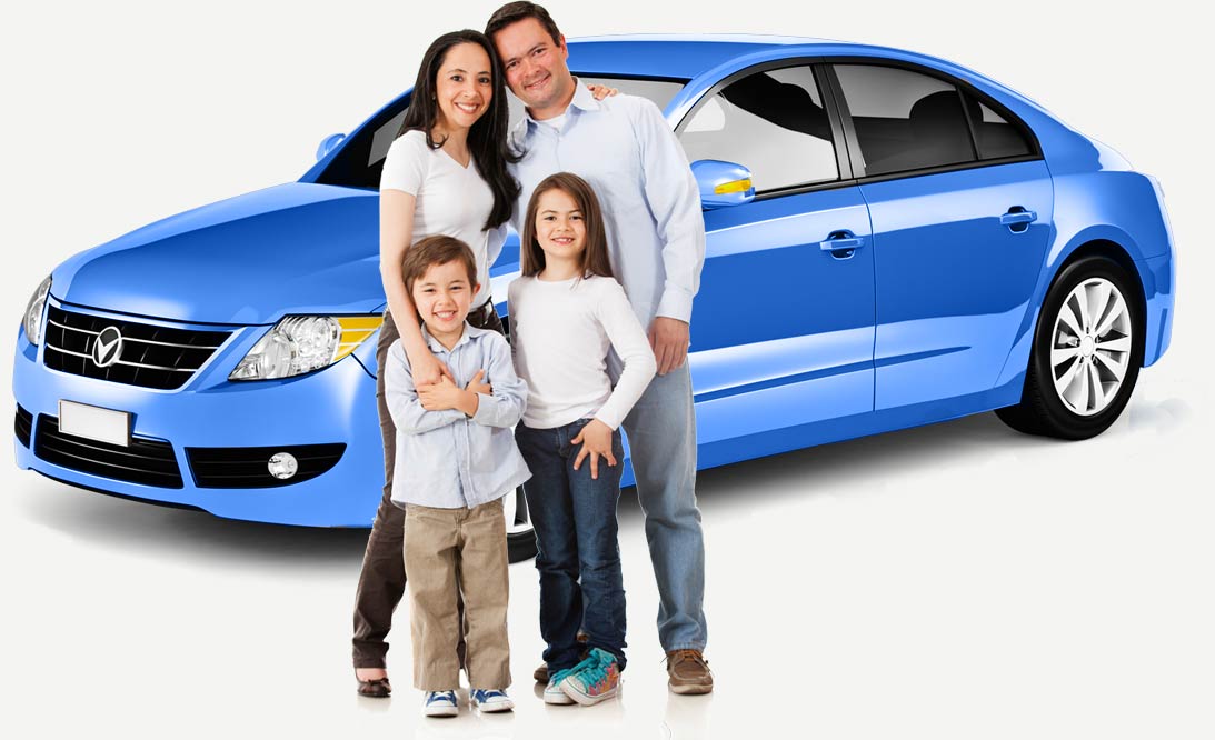 Покупка первого семейного автомобиля. Семейный автомобиль. Семья с автомобилем. Семья на фоне машины. Счастливая семья в машине.