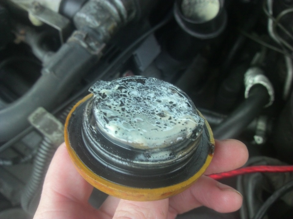 Белый налет на масляной крышке: О чем говорит белый налет на масляной ...