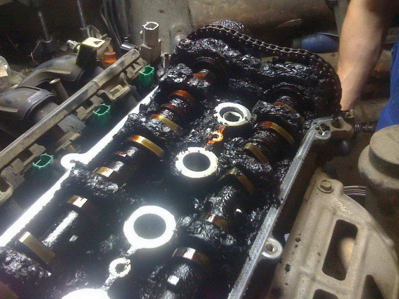 Лансер жрет масло. Моторное масло свернулось. Закоксованный двигатель Subaru. Свернулось масло в двигателе. ЗМЗ 409 вскрытие обнаружило закоксованный двигатель на масле кастрол.