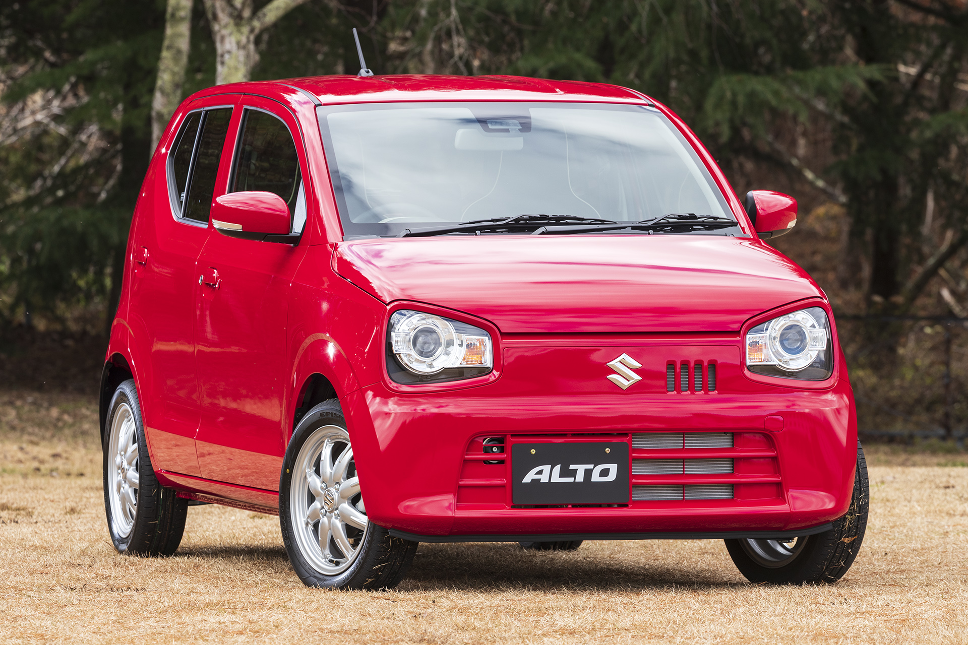 Suzuki japan. Сузуки Альто. Маленький Сузуки Альто. Сузуки малолитражка Альто. Suzuki Alto Red.