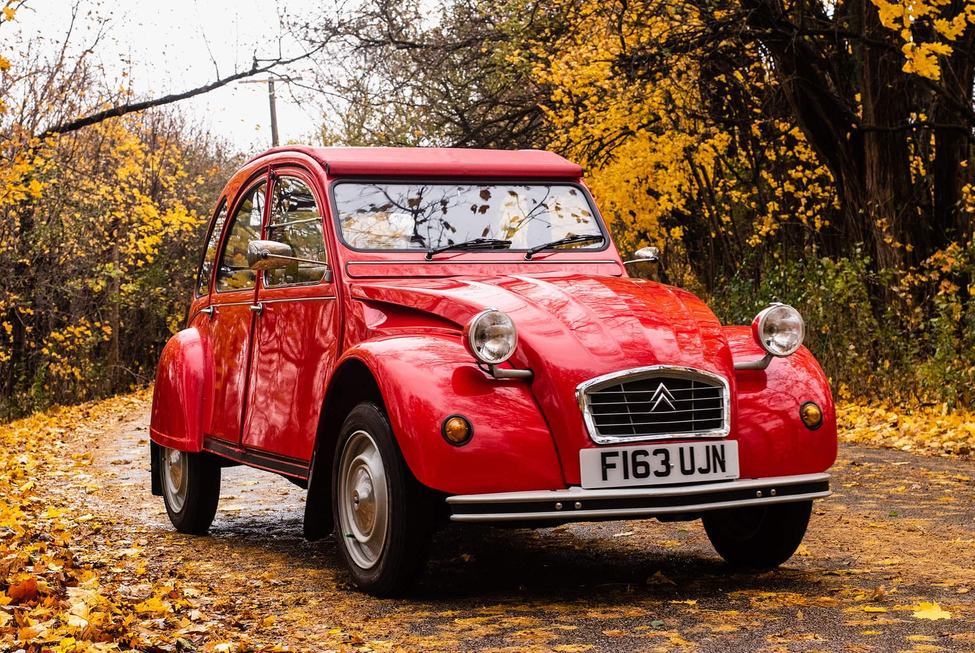 Французские автомобили. Citroen 2cv 2. Citroen 2cv красный. Ситроен с2 1960. Ситроен св.