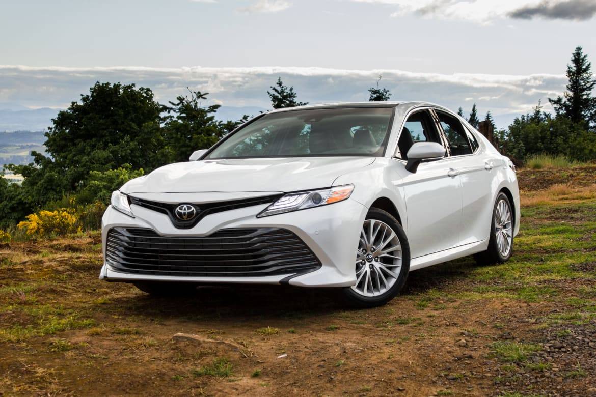 Camry white. Toyota Camry 2018. Тойота Камри 2018 белая. Новая Тойота Камри 2018 белая. Новая Toyota Camry 2018.