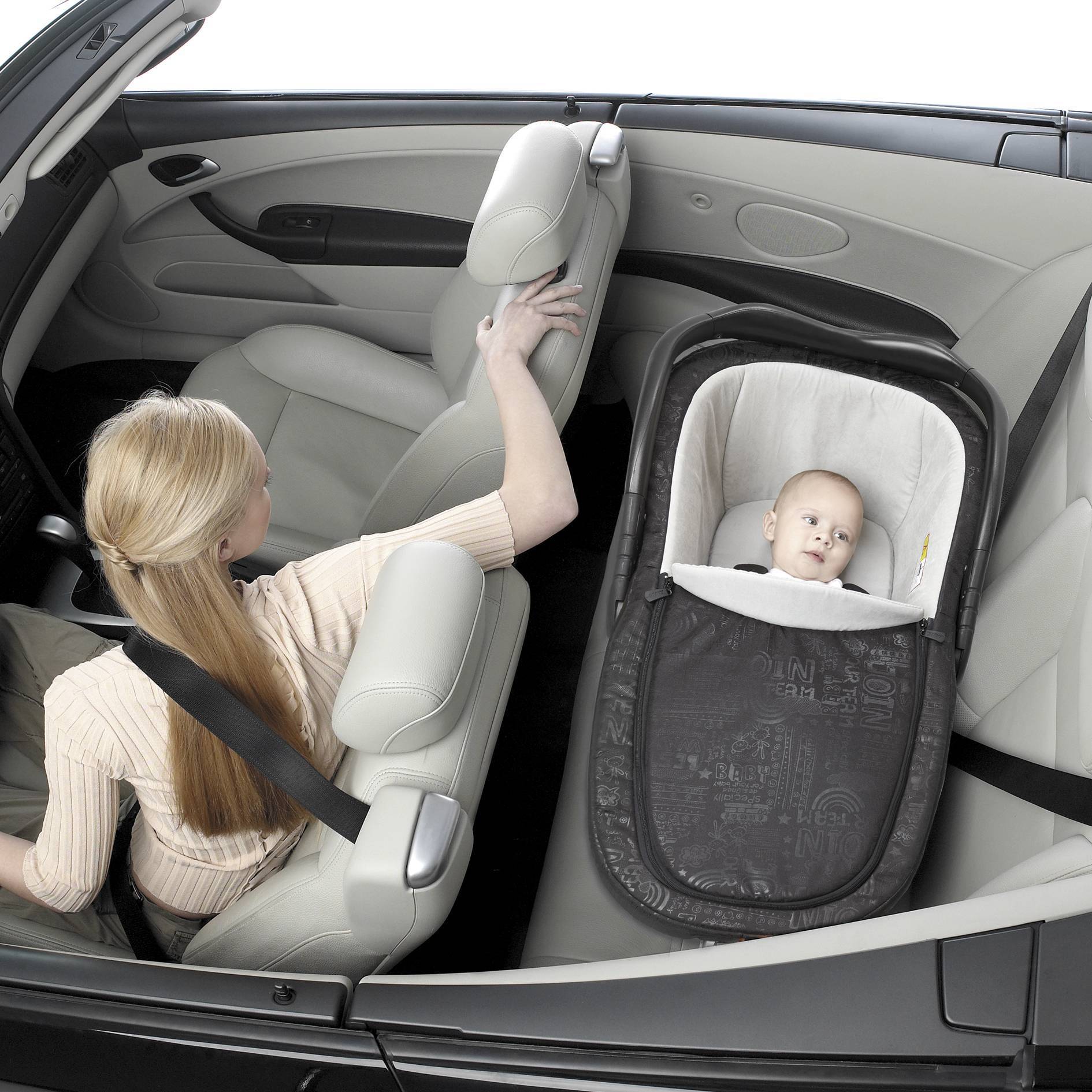 Нужна ли люлька. Автолюлька Jane Transporter. Jane Transporter автолюлька для новорожденных. Люлька в авто для новорожденных. Люлька для грудного ребенка в машину.