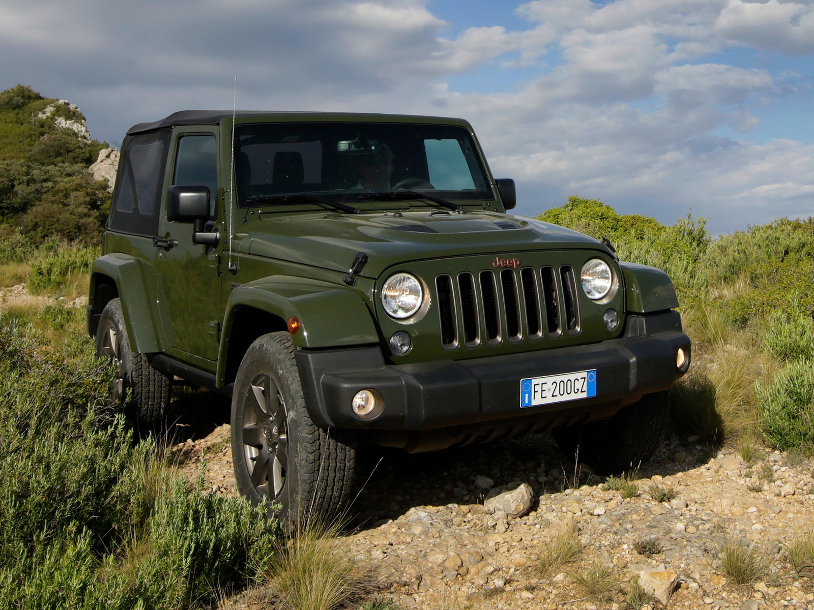 Видео фото недорого. Джип леер. Jeep Wrangler auto. Внедорожники дешевые. Самый недорогой внедорожник.