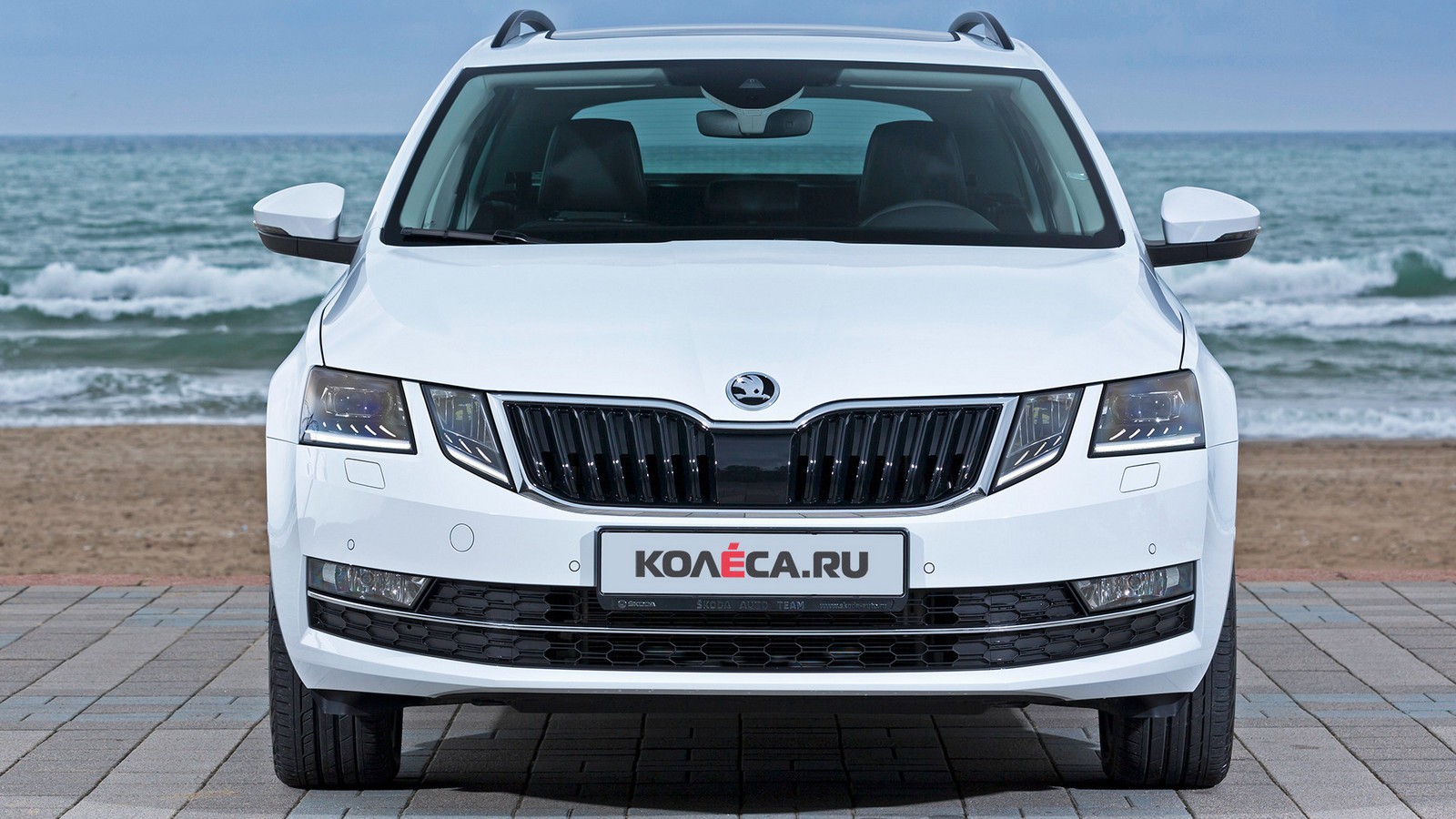 Шкода рестайлинг фото. Skoda Octavia Combi 2020. Octavia Combi 2021. Шкода Октавия спереди 2017. Шкода Октавия а7 2015.