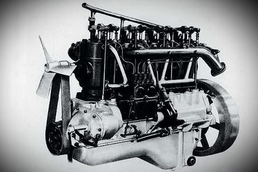 Первый дизельный двигатель. Самый первый двигатель. Первый двигатель ДВС. Первый двигатель внутреннего сгорания.
