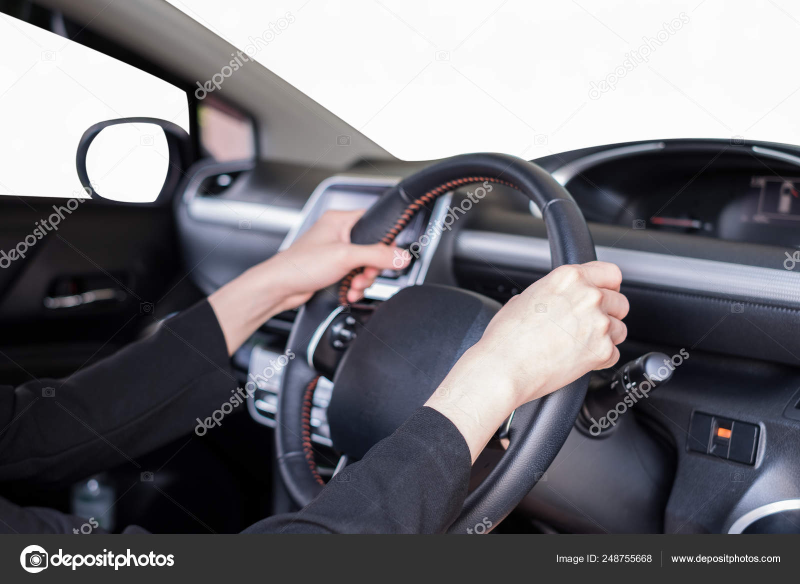 Работа рулем на автомобиле. Руль держит. Хват руля. Правильное положение рук на руле. Правильный хват рулевого колеса.