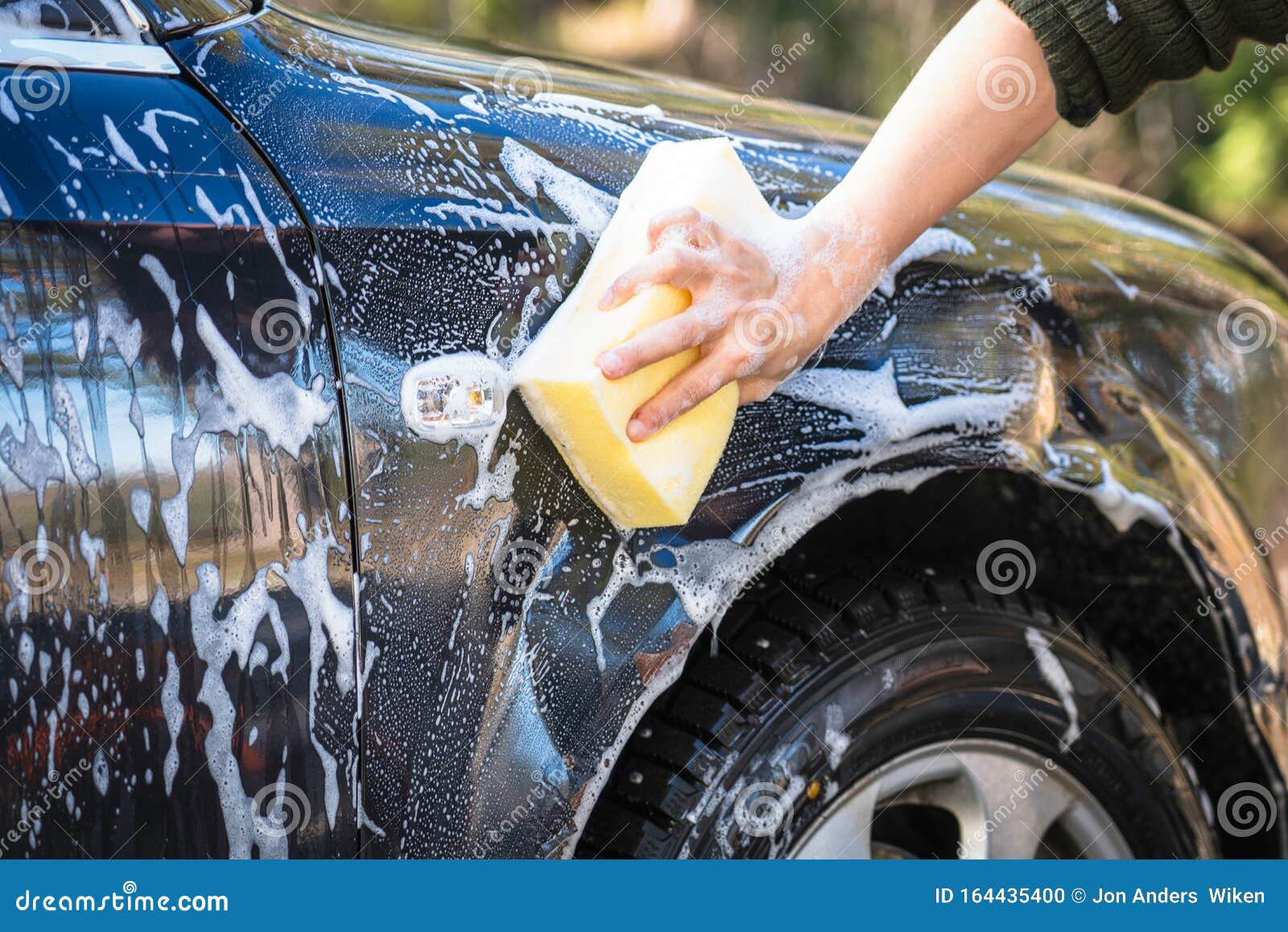 Как правильно мыть бесконтактной мойкой. Губка для мойки автомобиля. Мытье машины. Губка для мытья машины. Двухфазная мойка автомобиля.