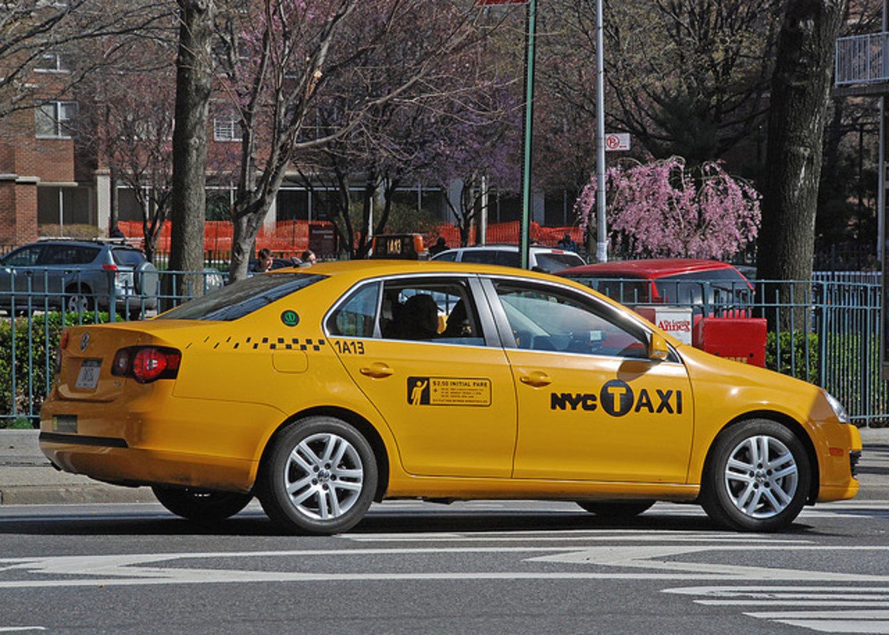 Машина для такси в 2024 году. Фольксваген Джетта такси. Volkswagen Jetta 2022 такси. Jetta 5 такси. VW Jetta 2017 Taxi.