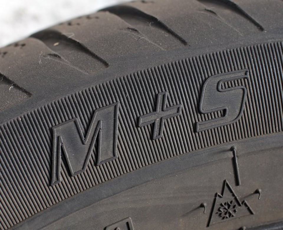 M s на резине что это. Nokian ms817. M+S шины Mud and Snow. Всесезонная резина маркировка. Всесезонная шина маркировка.